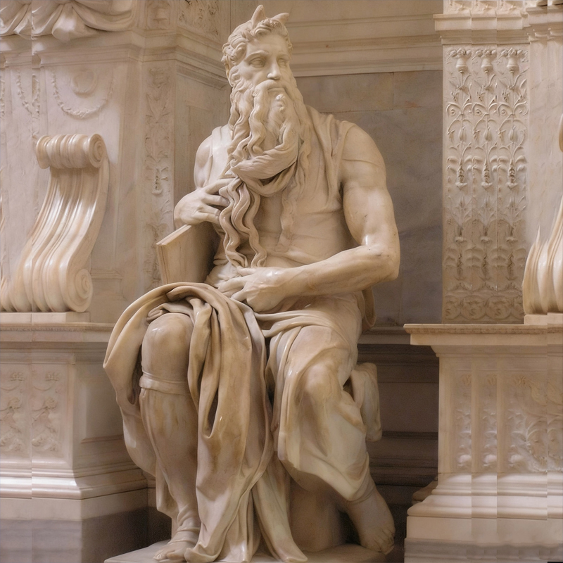 Klasična mramorna ljudska skulptura koja sjedi