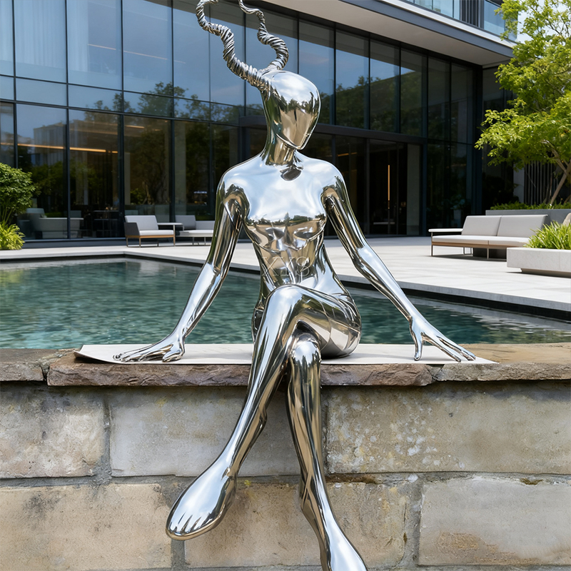 Skulptura apstraktne figure Spirit Deer Mirror
